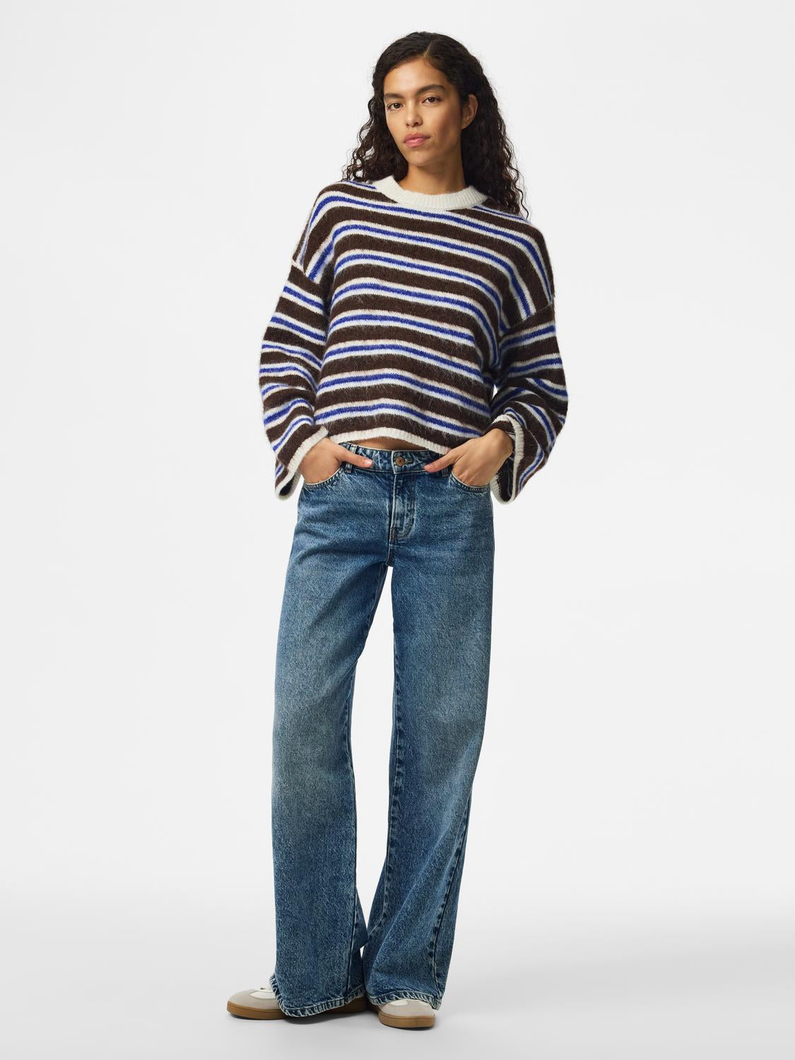 model_shot-front_full